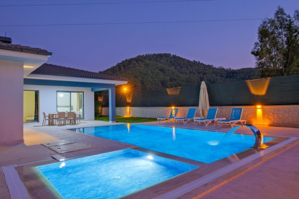 Villa Aksan | Göcek İnlice'de Çocuk Havuzlu 3 Odalı Lüks Villa