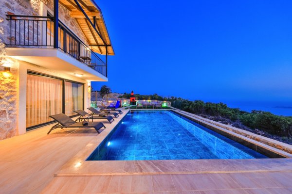 Villa Almond | Kaş'ta Deniz Manzaralı Balayı Villası