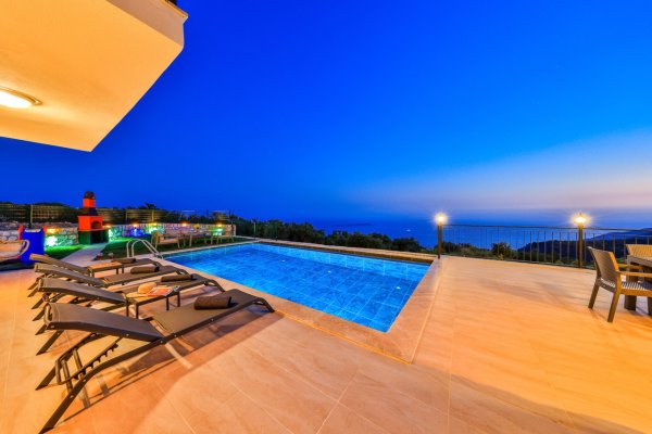 Villa Almond | Kaş'ta Deniz Manzaralı Balayı Villası