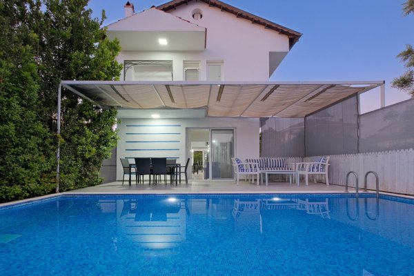 Villa Aluna | Fethiye'de Denize Yakın Muhafazakar Villa