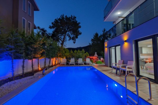 Villa Clove | Fethiye'de 10 Kişilik Havuzlu Lüks Villa