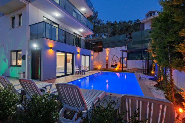 Villa Clove | Fethiye'de 10 Kişilik Havuzlu Lüks Villa