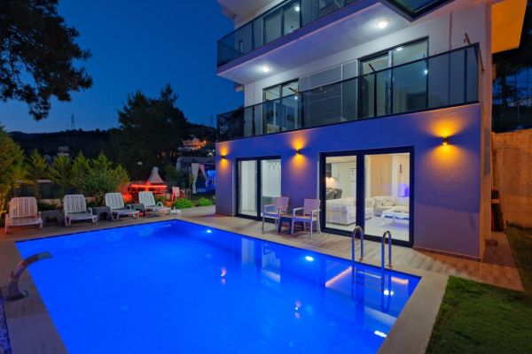 Villa Clove | Fethiye'de 10 Kişilik Havuzlu Lüks Villa