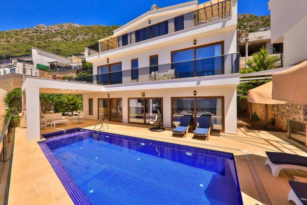 Villa Elisa | Kalkan'da Deniz Manzaralı Korunaklı Lüks Villa