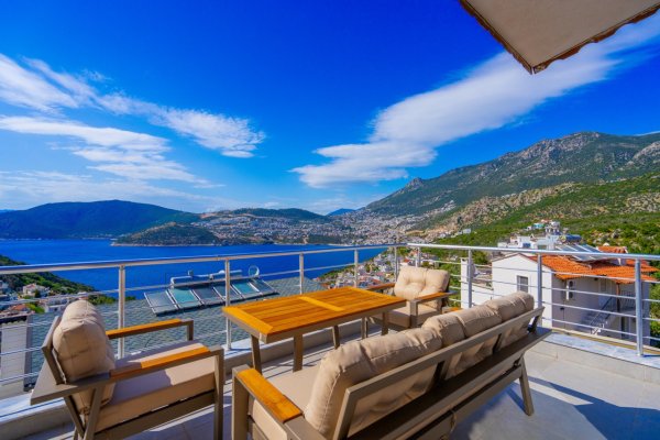 Villa Esenoria | Kalkan Kışla Deniz Manzaralı Lüks Villa