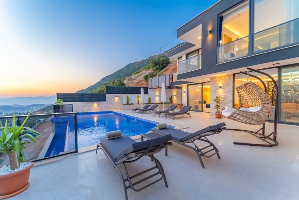 Villa Gelişim | Kalkan Kördere'de Hamam & Saunalı 10 Kişilik Lüks Villa