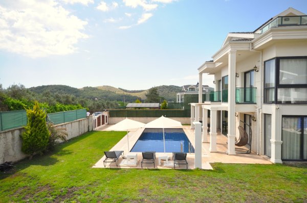 Villa Ilora | Fethiye Ovacık'ta 4 Süit Odalı Geniş Havuzlu Villa
