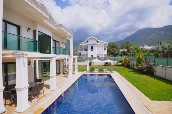 Villa Ilora | Fethiye Ovacık'ta 4 Süit Odalı Geniş Havuzlu Villa