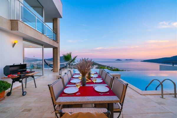 Villa Kaya | Kalkan'da Deniz Manzaralı Tatil Villası