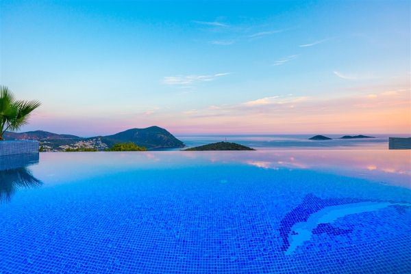 Villa Kaya | Kalkan'da Deniz Manzaralı Tatil Villası