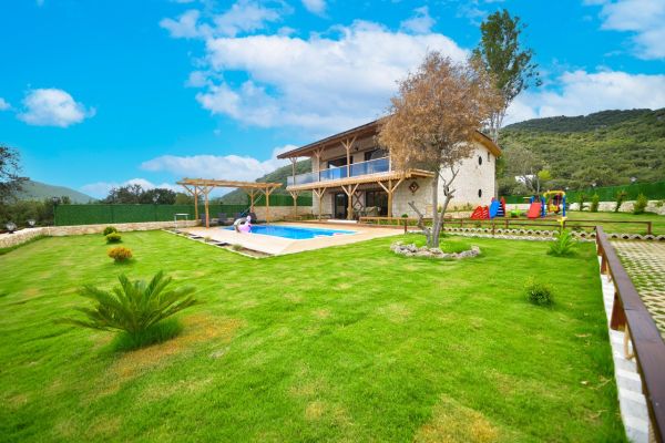 Villa Kyaneai | Demre'de Doğa İçinde Aile Dostu Villa