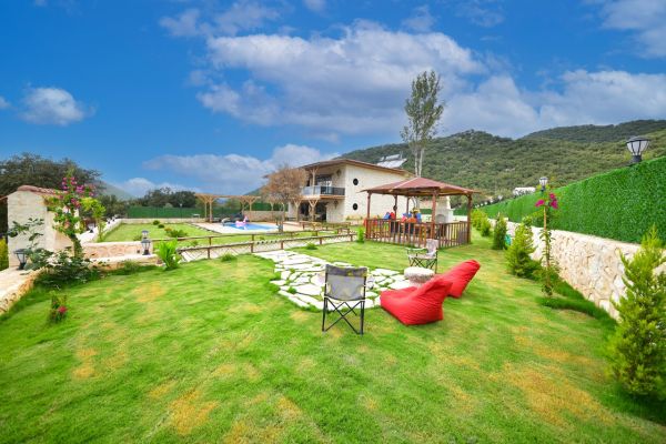 Villa Kyaneai | Demre'de Doğa İçinde Aile Dostu Villa
