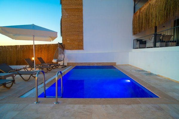 Villa Ladyora 2 | Faralya'da 3 Odalı & Deniz Manzaralı Lüks Villa