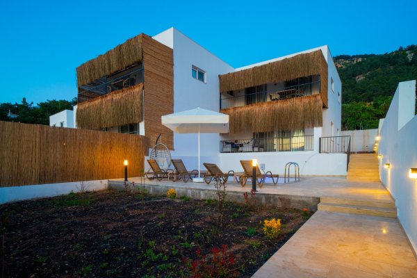 Villa Ladyora 2 | Faralya'da 3 Odalı & Deniz Manzaralı Lüks Villa