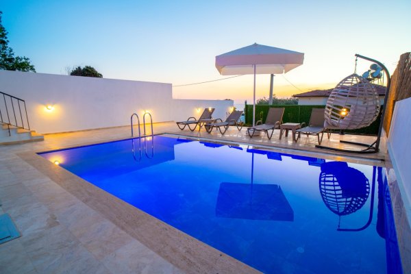 Villa Ladyora 2 | Faralya'da 3 Odalı & Deniz Manzaralı Lüks Villa