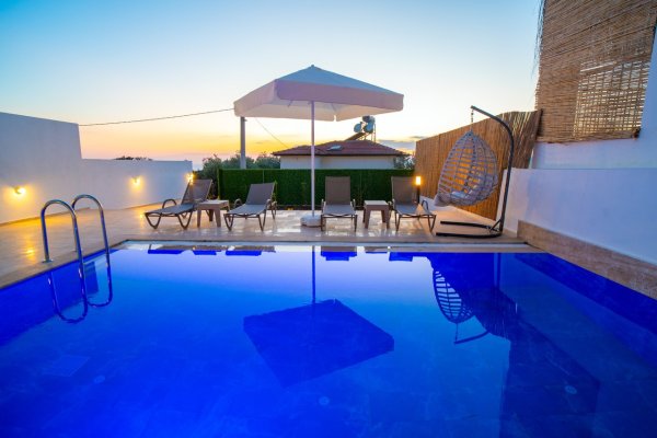 Villa Ladyora 2 | Faralya'da 3 Odalı & Deniz Manzaralı Lüks Villa