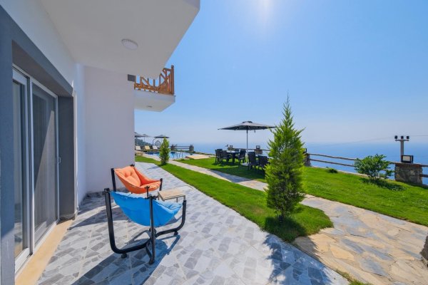 Villa Limit | Fethiye Faralya’da 12 Kişilik Deniz Manzaralı Geniş