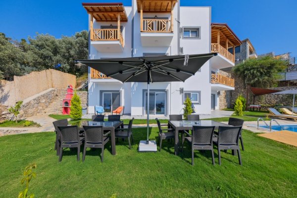 Villa Limit | Fethiye Faralya’da 12 Kişilik Deniz Manzaralı Geniş