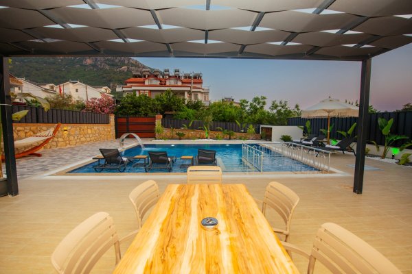 Villa Lunaria | Ölüdeniz'de Jakuzili & Büyük Havuzlu Lüks Villa