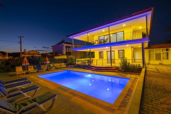 Villa Melis | Fethiye'de 5 Yatak Odalı Jakuzili Lüks Villa