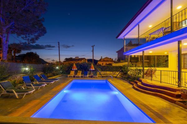 Villa Melis | Fethiye'de 5 Yatak Odalı Jakuzili Lüks Villa