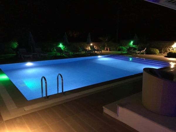 Villa Orka Four Season 1