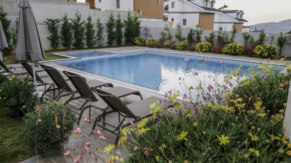 Villa Oscara | Ovacık'ta 3 Odalı Geniş Havuzlu Lüks Villa