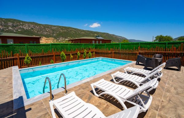 Villa Terrapins | Kalkan'da Jakuzili, Doğa Manzaralı Özel Villa