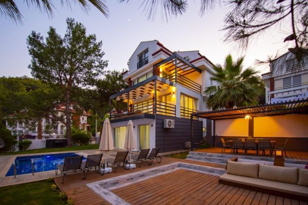 Villa Tiefsee Vip | Ölüdeniz'de Jakuzili, Kapalı Havuzlu Lüks Villa