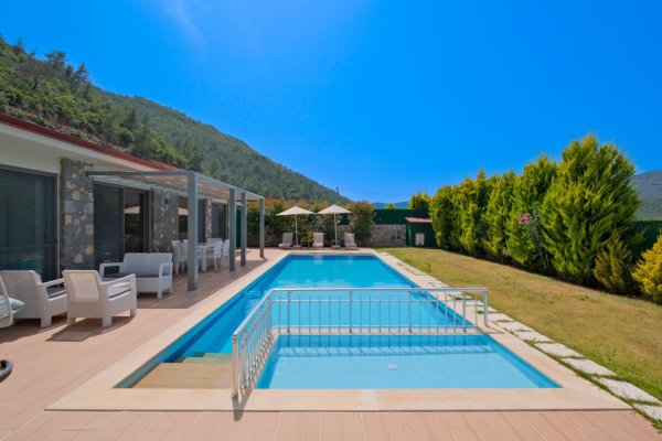 Villa Vita Duo | Fethiye Kayaköy'de Korunaklı, Jakuzili Havuzlu Villa