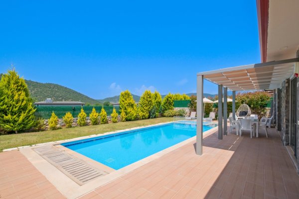 Villa Vita Uno | Fethiye Kayaköy'de Korunaklı, Jakuzili Havuzlu Villa