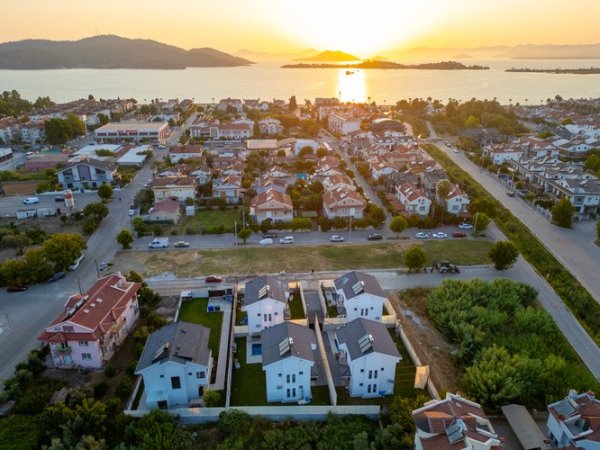 Villa Yüzüpak 4 | Fethiye Merkez'de Jakuzili ve Havuzlu Lüks Villa