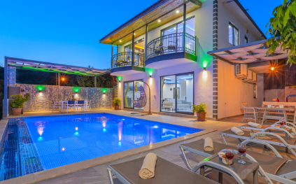Villa Alara | Kalkan'da Jakuzili, Havuzlu Balayı Villası
