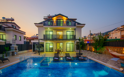 Villa Lunaria | Ölüdeniz'de Jakuzili & Büyük Havuzlu Lüks Villa
