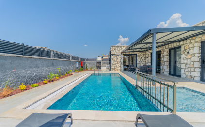 Villa Şafak 4 | Fethiye Çalış’ta Plaja Yakın Havuzlu Villa