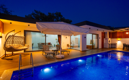 Villa Safira | Kalkan Çayköy'de Korunaklı & Jakuzili Balayı Villası