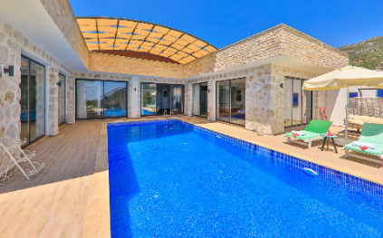 Villa Zerrin 8 | Kalkan’da Jakuzili ve Isıtmalı Havuzlu Tatil Villası